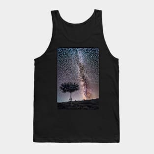 Milky Way over a tree Tank Top